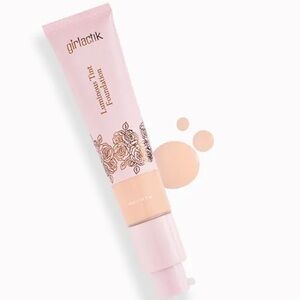 GIRLACTIK 2-in-1 Luminous Tint Foundation